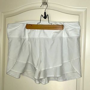 NEW Women’s Calia Stay the Path white running shorts, size Large